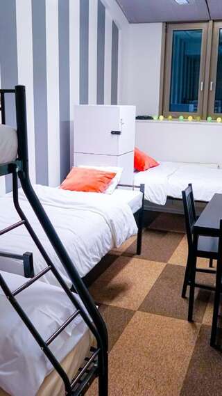 Хостелы Nowogrodzka Hostel Centrum Варшава Односпальная кровать в общем номере для мужчин и женщин-3